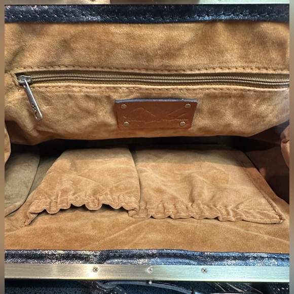 NWT Patricia Nash Distressed Black & Gold Lamé Finish Dual Strap Leather Satchel - Picture 11 of 16